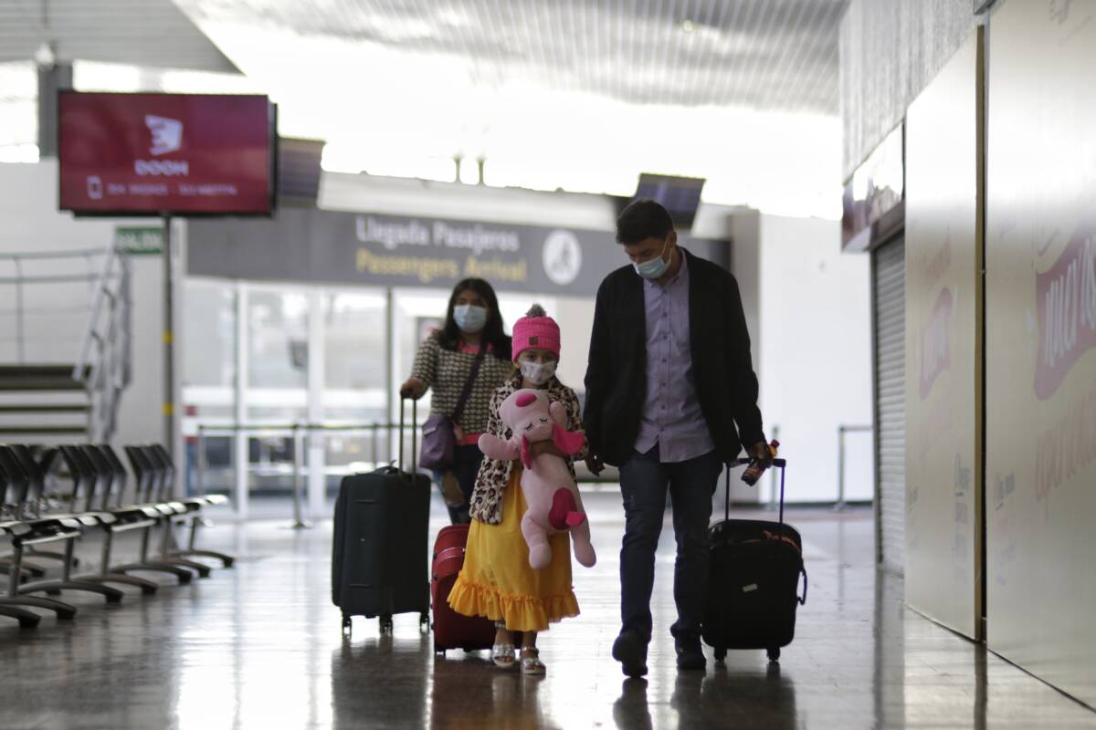 Los países a los que podrá viajar solo con la cédula digital La Registraduría Nacional del Estado Civil anunció que los colombianos podrán ingresar a otros países solo con la cédula digital.
