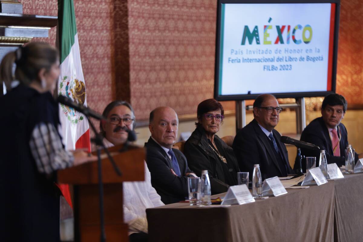 México vuelve a ser el invitado de honor de la Filbo 2023 Dentro de la conmemoración de los 200 años de relaciones diplomáticas entre México-Colombia, el país norteamericano será el Invitado de Honor a la edición 35 de la Feria Internacional del Libro de Bogotá 2023.