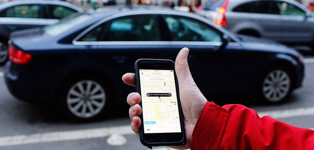 Mujer fue víctima de robo por un conductor de aplicación En las últimas horas se conoció la denuncia de una joven bogotana que fue víctima de robo por un conductor al servicio de las aplicaciones de transporte digital.
