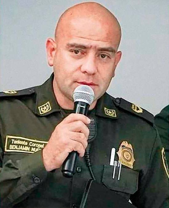 Ordenan captura de 11 policías por homicidio de tres jóvenes en Sucre En las últimas horas, la Fiscalía General de la Nación expidió 11 órdenes de captura contra policías por el homicidio de tres jóvenes en el corregimiento de Chochó (Sucre), el pasado 25 de julio.
