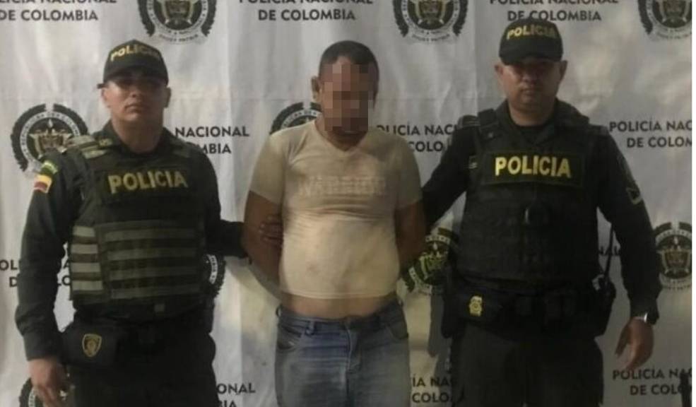 A la cárcel chamán por abusar de una menor mientras "protegía" una casa 7 A la cárcel chamán por abusar de una menor mientras "protegía" una casa Con suficiencia probatoria, una Fiscal de la Regional Atlántico, judicializó a un hombre de 58 años de edad por presuntos delitos sexuales contra una menor.