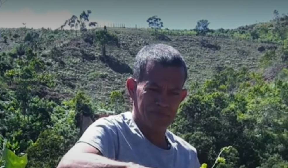 ELN mató a uno de sus exintegrantes que era defensor del medio ambiente Se trata de Hernando José Molina, quién salió de prisión para convertirse en un defensor de la naturaleza. Pero sus excompañeros del ELN lo asesinaron, pues consideraron que los habái traicionado.
