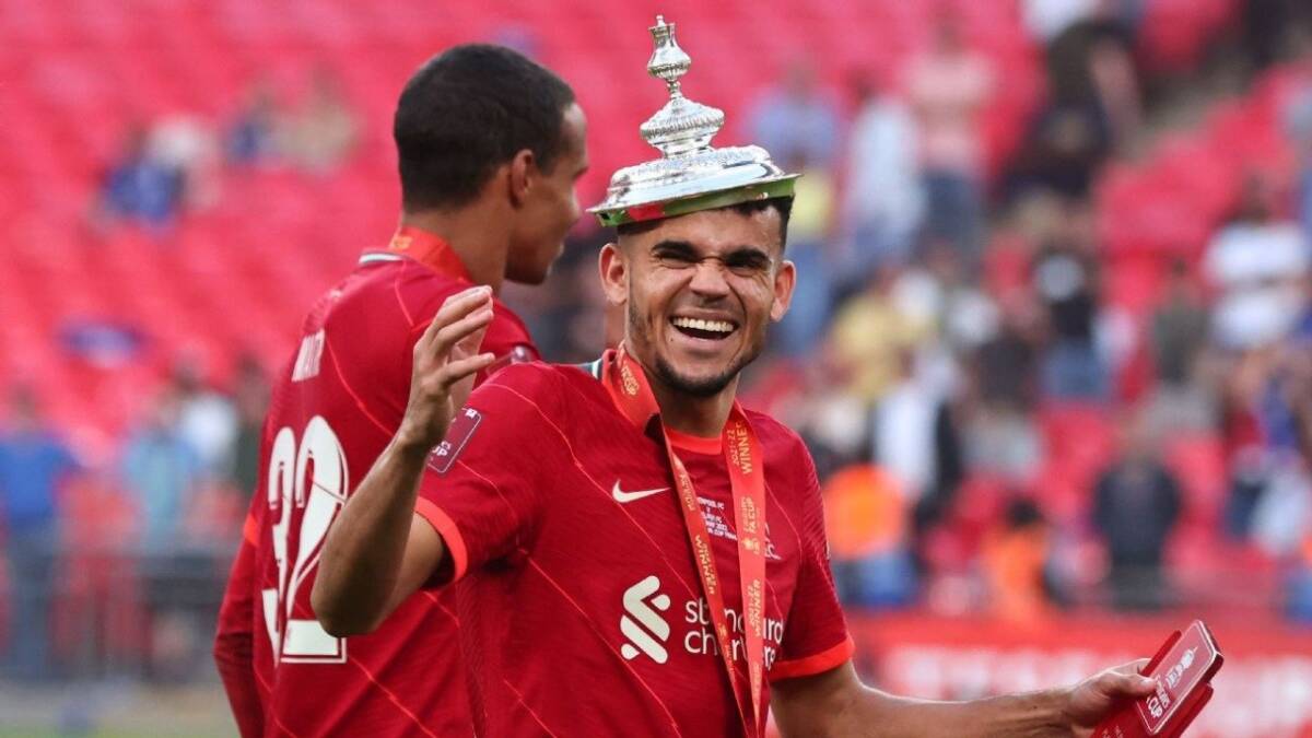 ¡Qué orgullo! Luis Díaz, nominado al Balón de Oro El jugador colombiano Luis Díaz fue nominado al Balón de Oro, así lo confirmó la revista France Football, por su gran rendimiento en esta temporada con el Liverpool.