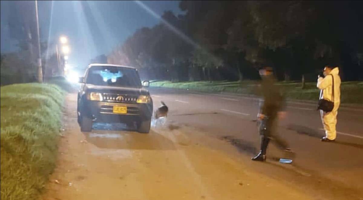 Revelan detalles de quién abandonó la camioneta en la Autonorte Avanzan las investigaciones para poder esclarecer el crimen de las cuatro personas encontradas muertas dentro de una camioneta abandonada en la Autopista norte con calle 224, el pasado jueves 18 de agosto.