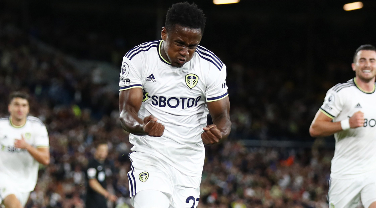 Vea el golazo de Luis Sinisterra con el Leeds, en la Liga Premier A Luis Sinisterra solo le bastaba con tener continuidad con su nuevo equipo, el Leeds United de Inglaterra, para empezar a destacarse. Este martes, por ejemplo, el vallecaucano marcó su primer gol en la Liga Premier, en el empate parcial 1-1 con el Everton.