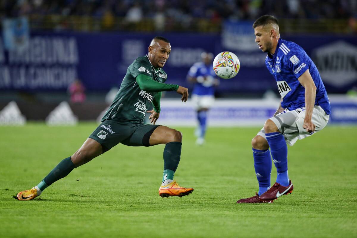Millonarios goleó al Cali y no suelta la punta de la Liga 3 Millonarios goleó al Cali y no suelta la punta de la Liga En el cumpleaños 484 de Bogotá Millonarios le dio un regalo a los capitalinos. El cuadro 'Embajador' goleó este sábado 4-2 al Deportivo Cali, en el estadio El Campín, y se consolida como líder de la Liga. Además, mantiene su invicto que ya va en seis fechas.
