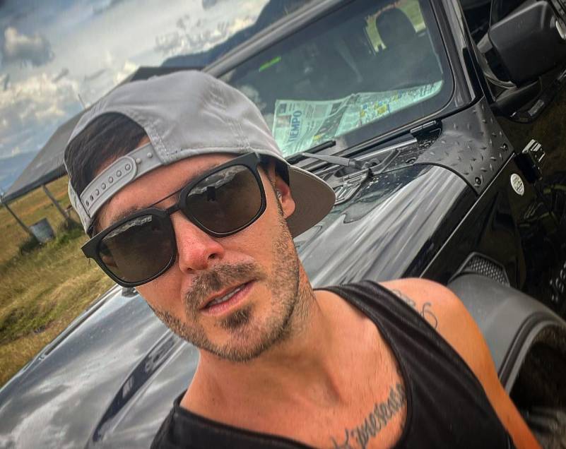 El mal rato que pasó Tatán Mejía durante sus vacaciones 1 El mal rato que pasó Tatán Mejía durante sus vacaciones El ex participante de MasterChef Celebrity, Tatán Mejía, mostró su molestia por un incómodo momento que debió soportar en un viaje familiar.