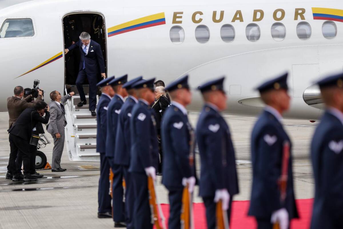 Desfile de mandatarios en el aeropuerto de Catam por posesión de Petro A pocas horas de la posesión del nuevo presidente de Colombia, Gustavo Petro, comenzaron a llegar algunos delegados, jefes de Estado, cancilleres y demás invitados a nivel gubernamental de otras naciones del mundo.