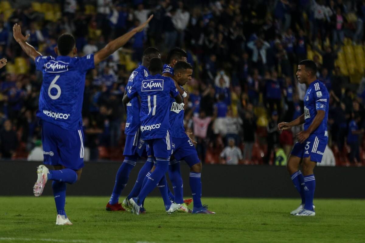 Millonarios clasificó a las semifinales de la copa Betplay 1 Millonarios clasificó a las semifinales de la copa Betplay Millonarios enfrentó este miércoles 17 de agosto a Fortaleza en el estadio El Campín. Allí se disputó un reñido partido que finalizó con un 3-2 a favor de los azules.