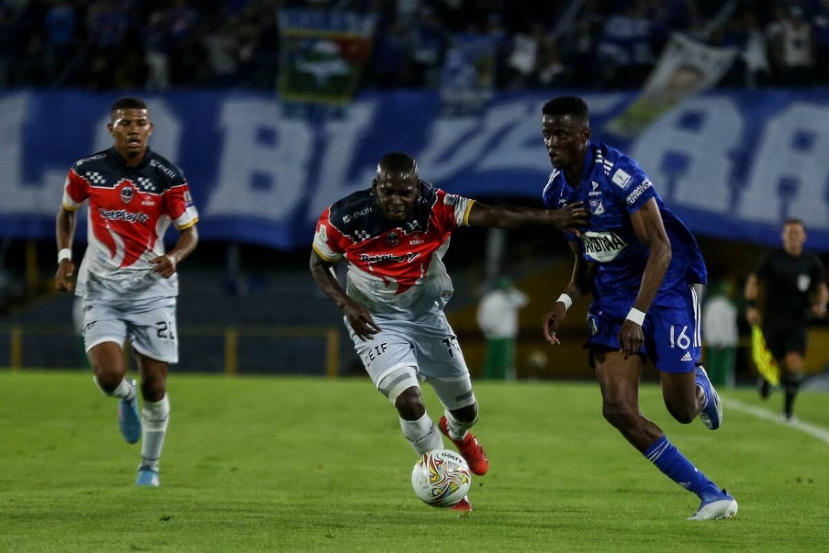 Millonarios clasificó a las semifinales de la copa Betplay 1 Millonarios clasificó a las semifinales de la copa Betplay Millonarios enfrentó este miércoles 17 de agosto a Fortaleza en el estadio El Campín. Allí se disputó un reñido partido que finalizó con un 3-2 a favor de los azules.