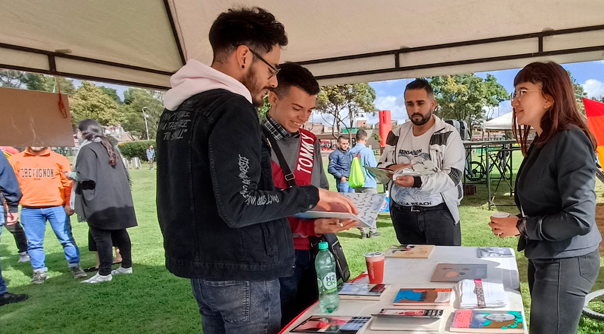 Ya empezó la Feria Popular del Libro en Bogotá Una de las más importantes ferias en Bogotá regresa de manera presencial para que los ciudadanos y turistas, puedan adquirir diferentes libros tanto usados como nuevos a excelentes precios.