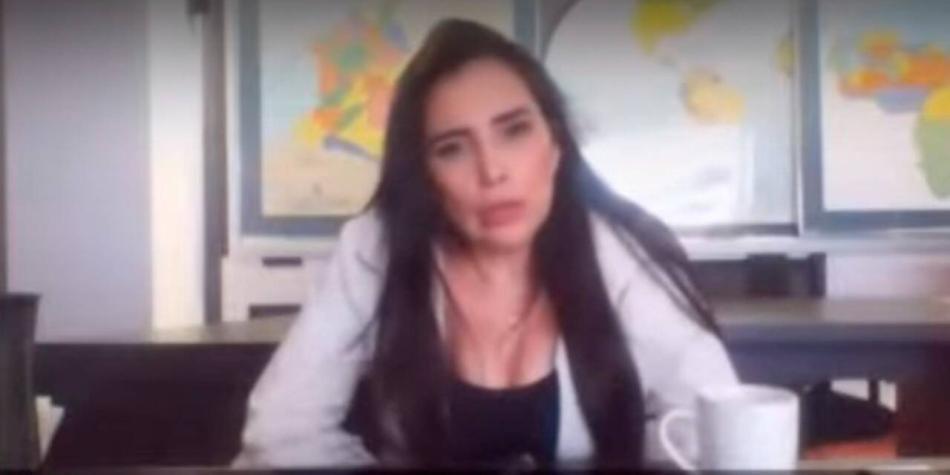 Aida Merlano relató por primera vez cómo fue su fuga del consultorio odontológico 2 Aida Merlano relató por primera vez cómo fue su fuga del consultorio odontológico La excongresista Aida Merlano Rebolledo relató este miércoles en el juicio contra su hija, Aida Victoria Merlano, y su odontólogo Javier Cely, por haber, presuntamente, participado en su fuga, perpetrada el 1 de octubre de 2019, de un consultorio odontológico ubicado al norte de Bogotá.