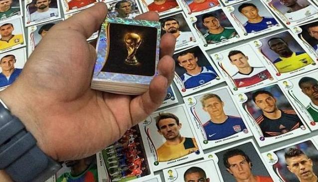 Detecte las láminas especiales del álbum del Mundial, sin abrir el sobre 1 Detecte las láminas especiales del álbum del Mundial, sin abrir el sobre La fiebre por conseguir y llenar el álbum del Mundial de Catar ya comenzó y los coleccionistas no quieren perder tiempo para llenar la cartilla, aunque ya hay algunos amantes del fútbol que ya ‘chicanean’ en redes que la completaron.