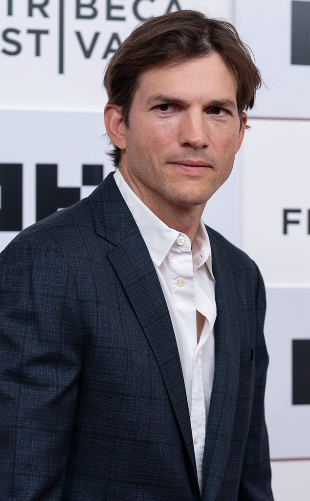 El actor Ashton Kutcher, reveló que sufrió enfermedad que lo dejó sin poder ver, escuchar y caminar 1 El actor Ashton Kutcher, reveló que sufrió enfermedad que lo dejó sin poder ver, escuchar y caminar El reconocido actor de 44 años Ashton Kutcher reveló que sufrió una extraña enfermedad que lo dejó sin poder ver, caminar y escuchar.