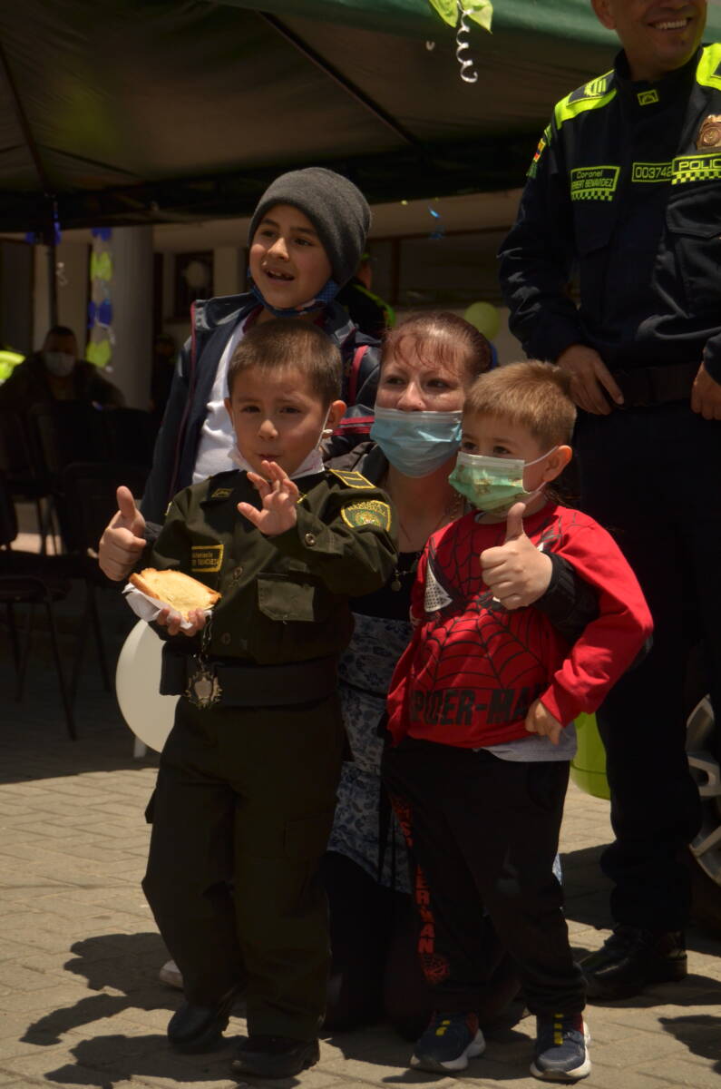 La Policía de Usme le cumplió su sueño a Jhosef El pequeño Jhosef Guacheta Herrera, de tan solo 3 añitos, llegó a este mundo para mostrar su fuerza ante las adversidades y contarle a quienes están enfrentado alguna batalla, que no importa la edad que se tenga, pero los sueños se pueden hacer realidad.