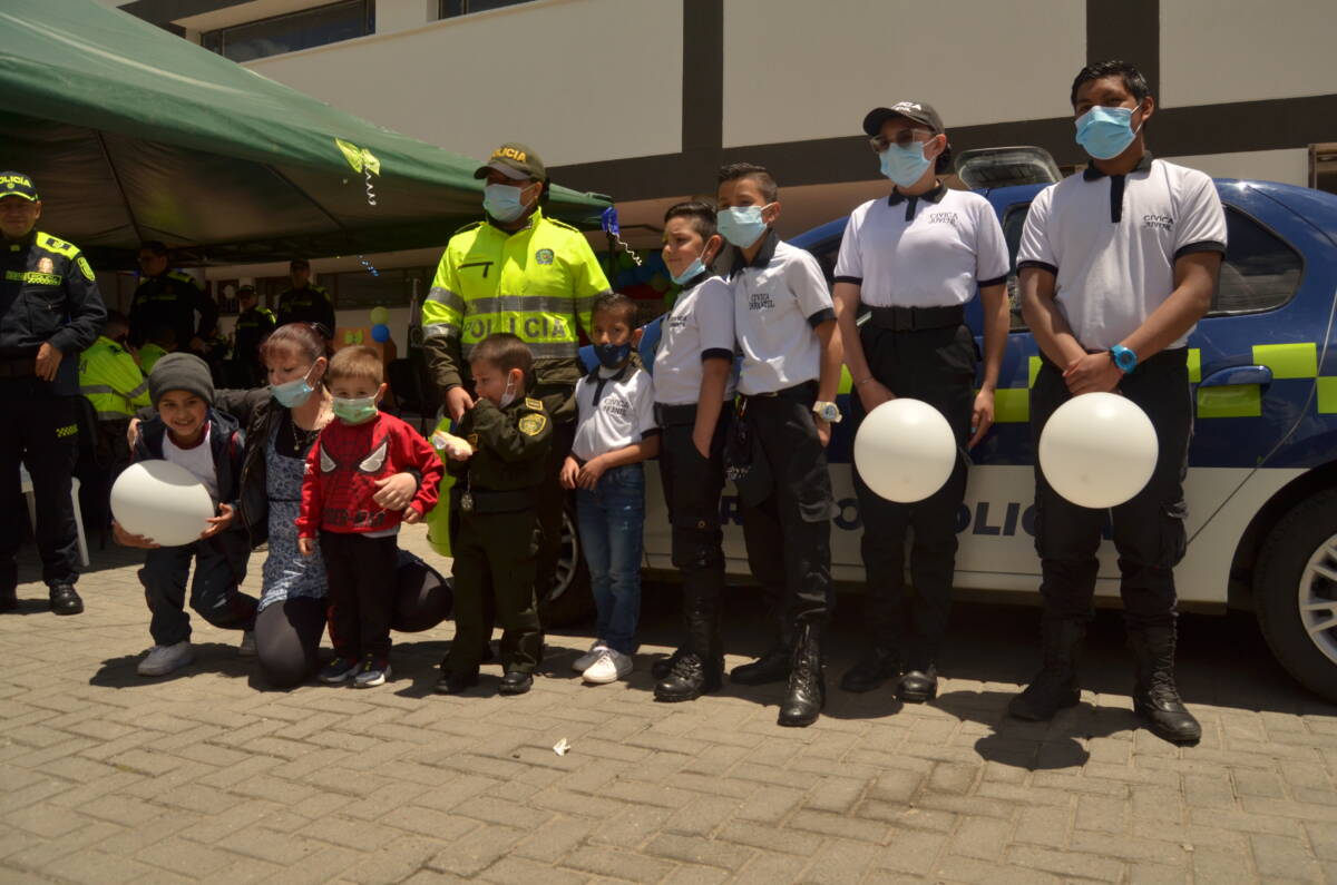 La Policía de Usme le cumplió su sueño a Jhosef El pequeño Jhosef Guacheta Herrera, de tan solo 3 añitos, llegó a este mundo para mostrar su fuerza ante las adversidades y contarle a quienes están enfrentado alguna batalla, que no importa la edad que se tenga, pero los sueños se pueden hacer realidad.
