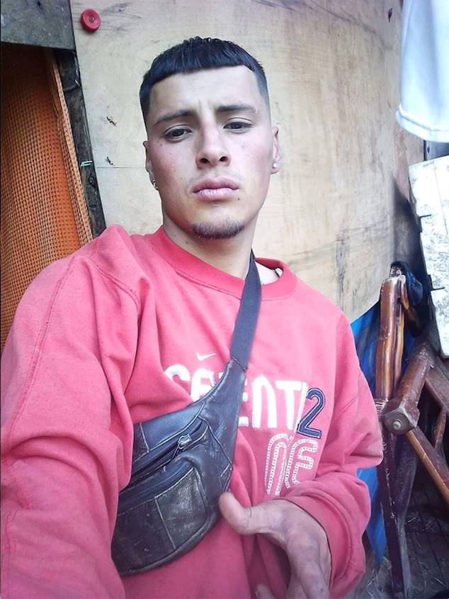 Lío pasional acabó con la vida de Juan David Estaban todos en su ambiente. La música envolvía la estática de la noche en una humilde casa donde se celebraba una reunión familiar en jurisdicción del Paraíso (Ciudad Bolívar). Allí se encontraba un joven de 22 años, Juan David Leal Cárdenas, quien fue vilmente asesinado por una disputa que protagonizó cuando salió a una tienda para atender a sus familiares.