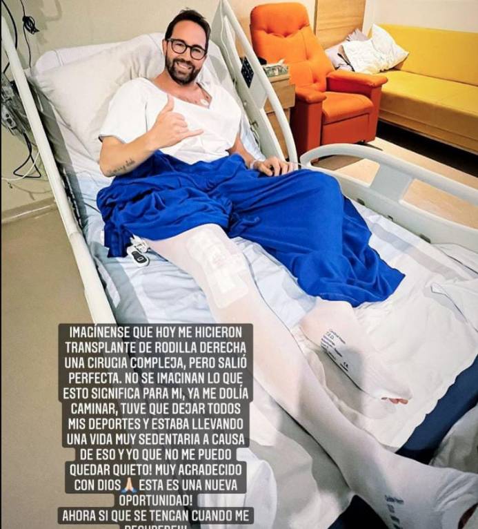 Un transplante les dio una segunda oportunidad 3 Un transplante les dio una segunda oportunidad Una insuficiencia renal se convirtió en una pesadilla para la bella presentadora de RCN Adriana Betancur. La bella modelo paisa, que hoy tiene 42 años, tuvo una intervención para recibir un riñón en 2014, pero a mediados de 2021 la presentadora apareció en sus redes sociales con su cara hinchada, la razón: su cuerpo rechazó el transplante, haciendo que se le acumularan 10 kilos de toxinas. Hoy en día se encuentra mejor gracias a la asistencia médica, pero está a la espera de una nueva donación.