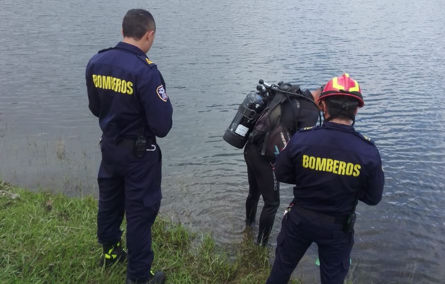 Joven de 19 años murió ahogado en la represa de Guatapé 1 Joven de 19 años murió ahogado en la represa de Guatapé En las últimas horas, se conoció el fallecimiento de un joven de 19 años, que desafortunadamente perdió la vida tras ahogarse en la represa de Guatapé, al oriente de Antioquia.