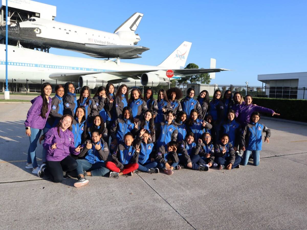 Las niñas colombianas que se van para la NASA 1 Las niñas colombianas que se van para la NASA Son 35 niñas de diferentes departamentos de Colombia las que cumplirán su sueño de conocer el Space Center de la NASA en Estados Unidos.