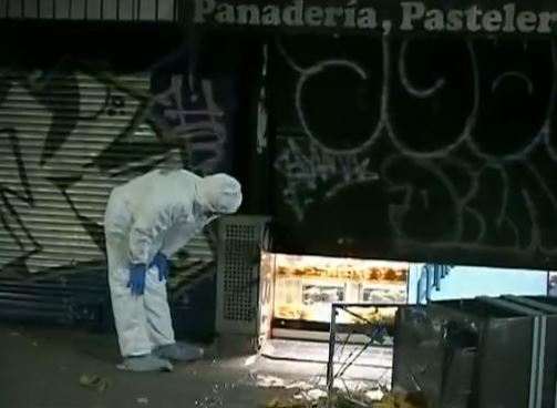 Pánico en Chapinero: Hombre y mujer fueron asesinados en una cafetería 1 Pánico en Chapinero: Hombre y mujer fueron asesinados en una cafetería Este jueves, en las horas de la noche, pistoleros asesinaron a dos personas dentro de una panadería en la localidad de Chapinero.