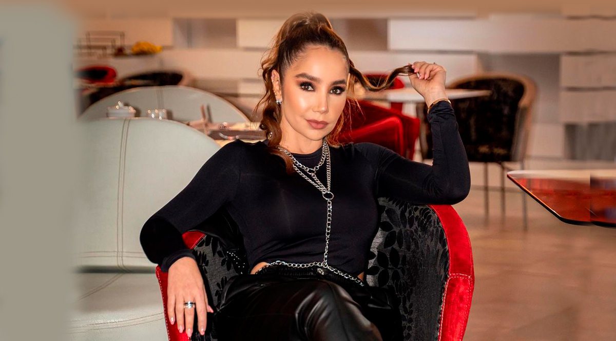 La razón por la que demandaron a Paola Jara 1 La razón por la que demandaron a Paola Jara La cantante de música popular Paola Jara fue demandada por falsificación de documento público, hurto agravado y abuso de confianza.