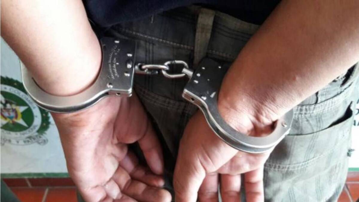 Condenan a hombre que le dio pesticida a una mujer embarazada 1 Condenan a hombre que le dio pesticida a una mujer embarazada Un hombre fue condenado por darle pesticida entre una avena a una mujer embarazada, quien lamentablemente perdió su bebé. El hecho ocurrió en Neiva, Huila.
