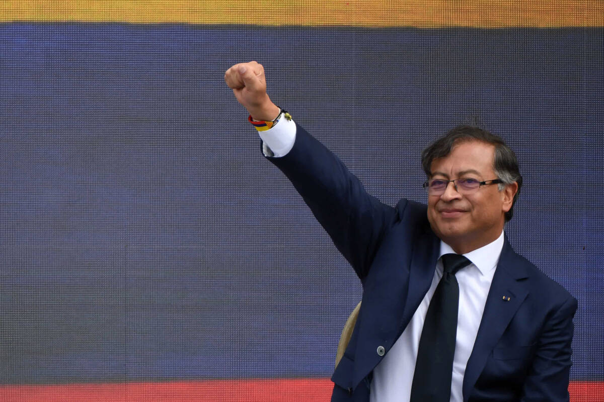 Los 10 compromisos de Petro como nuevo presidente En su discurso de posesión, el presidente Gustavo Petro hizo un decálogo de los temas a los que se compromete como mandatario, entre los cuales está la búsqueda de la paz, trabajar por la igualdad de la mujer, dialogar, estar cercano a todos los colombianos, entre otros.