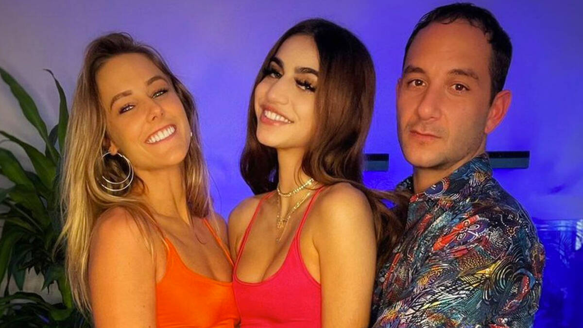 Hizo un trío con una pareja de esposos y quedó embarazada Se trata de Jess y Stephen DeMarco, quienes para celebrar su aniversario decidieron hacer un trío con otra mujer, pero se llevaron tremenda sorpresa al enterarse semanas después que ella resultó embarazada. El hecho poco común sucedió en Estados Unidos.