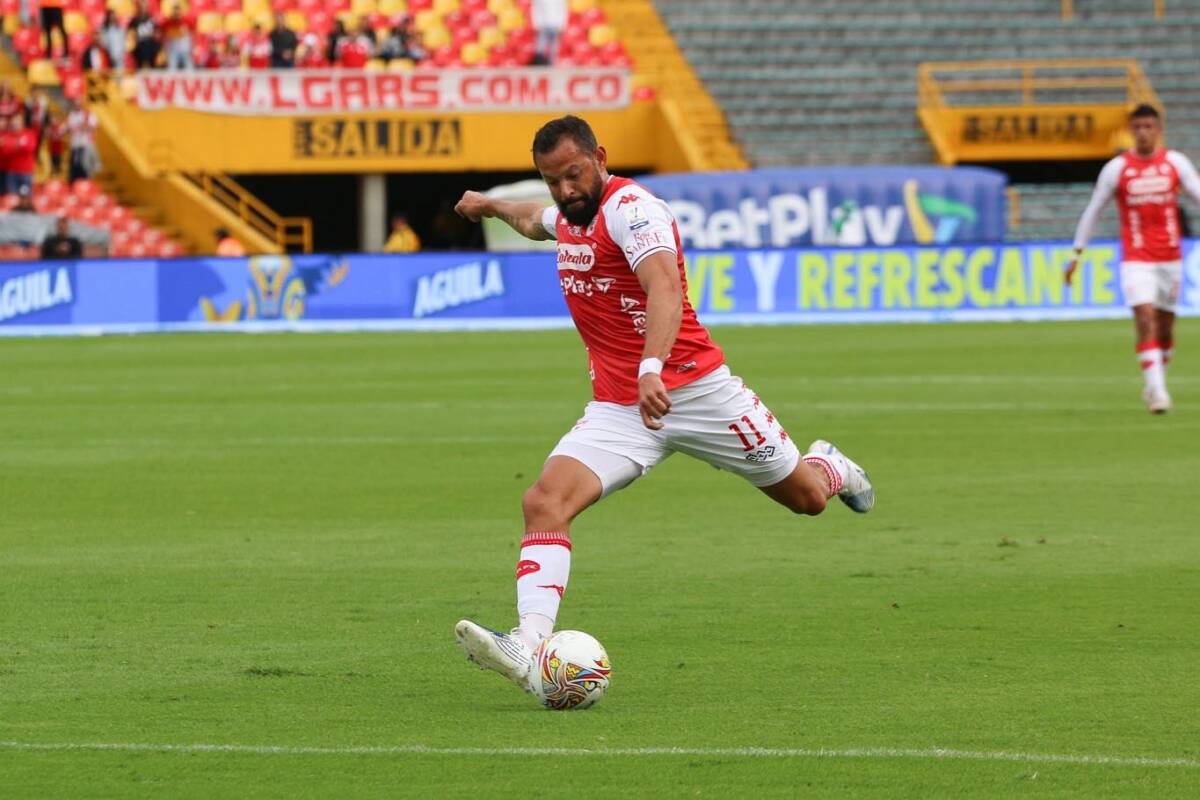 No se pierda el clásico rojo ¡Qué partidazo el que se jugará esta noche en el estadio El Campín! Independiente Santa Fe se medirá ante uno de sus clásicos rivales, el América de Cali, en la edición 237 del clásico rojo.Para este encuentro, correspondiente a la fecha cinco de la Liga, ambos equipos tienen novedades.