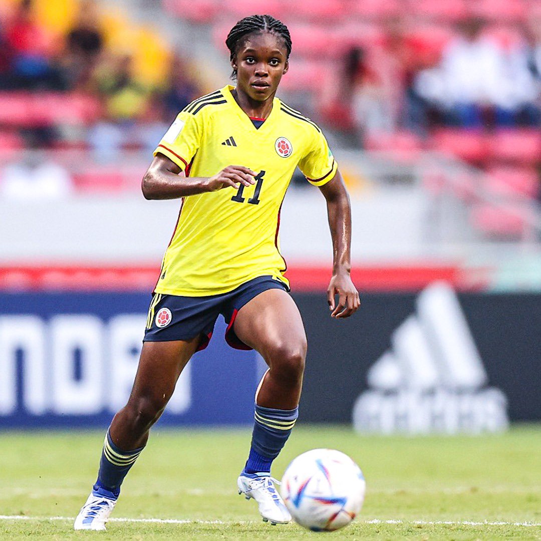 Vea el golazo con el que empataron las 'superpoderosas' 1 Vea el golazo con el que empataron las 'superpoderosas' Luego de un gol en contra por parte de la selección de Nueva Zelanda, la 'superpoderosas' empataron el partido con tremendo golazo de Linda Caicedo.