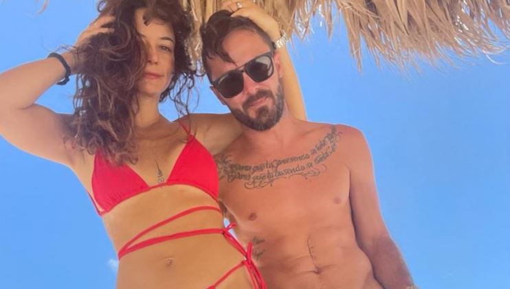 El mal rato que pasó Tatán Mejía durante sus vacaciones 8 El mal rato que pasó Tatán Mejía durante sus vacaciones El ex participante de MasterChef Celebrity, Tatán Mejía, mostró su molestia por un incómodo momento que debió soportar en un viaje familiar.