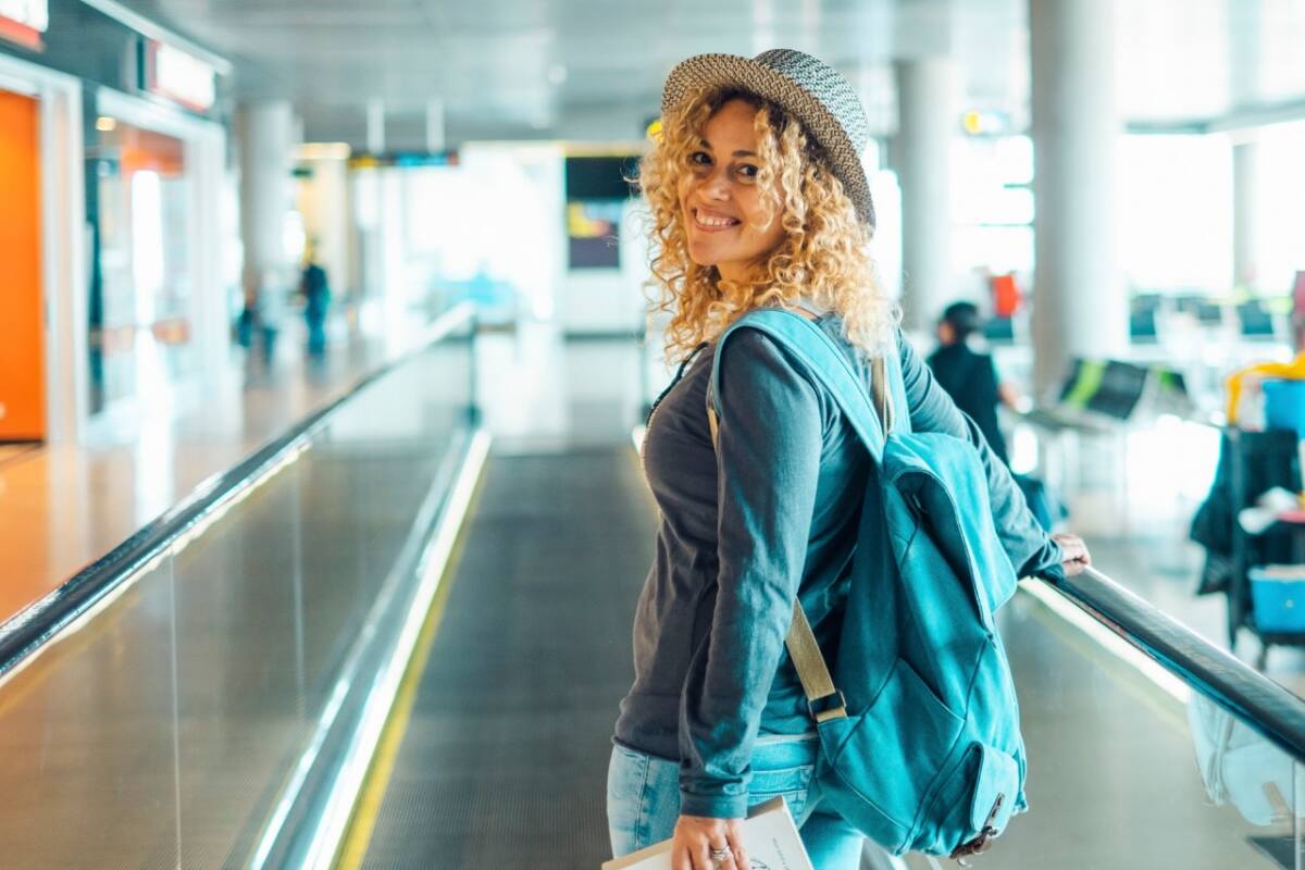 Dales amor a tus bolsos para que duren más Los bolsos son un accesorio de utilidad y, a la vez, un complemento para las pintas de las mujeres, por eso somos especialmente cuidadosas a la hora de escogerlos o combinarlos con el look del día. Acá les contamos algunos tips para tener en cuenta, principalmente a la hora de limpiarlos.&nbsp;