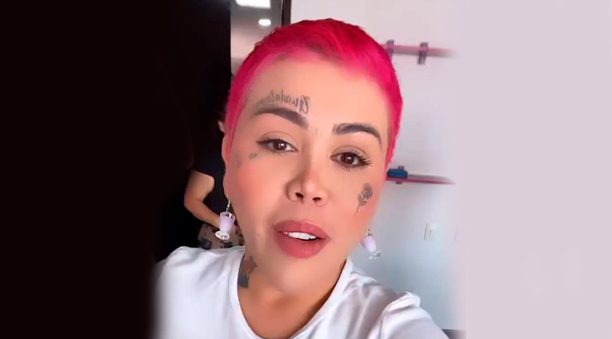 ¡Desagradecida! Yina Calderón se agarró con su hermana La DJ colombiana Yina Calderón nuevamente generó polémica, luego de publicar un video contando que se agarró con su hermana Juliana.