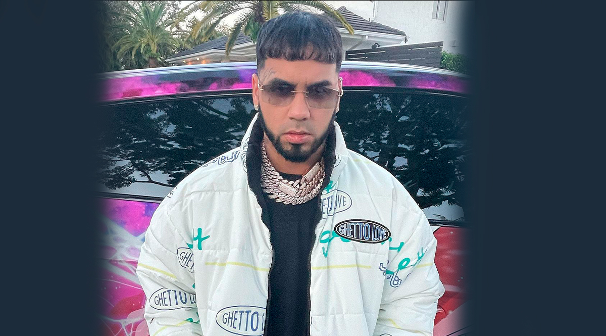 ¿Está enfermo? Anuel AA aplaza su gira musical hasta 2023 El famoso reguetonero Anuel AA, quien fue pareja de la cantante paisa Karol G, se pronunció en redes sociales para anunciar la cancelación de su gira musical por motivos personales.