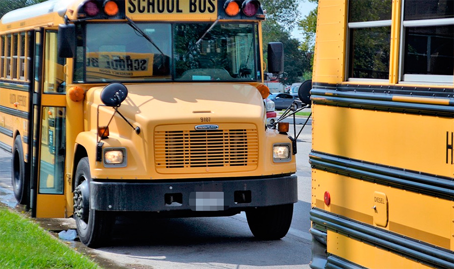 Niña de 7 años falleció luego de ser olvidada en un autobús escolar 1 Niña de 7 años falleció luego de ser olvidada en un autobús escolar Debido al descuido de un docente y el conductor de una ruta escolar, una niña de tan solo siete años falleció por el calor que hacía dentro del vehículo.
