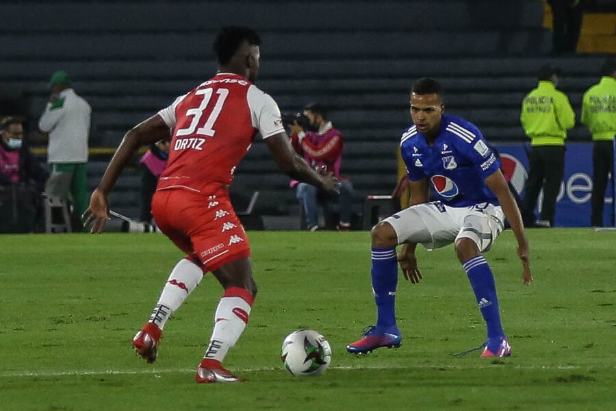Millos y Santa Fe definieron sus nóminas para el clásico Un señor partido se disputará este sábado (8:15 p.m.), en el estadio El Campín. Millonarios y Santa Fe se enfrentarán en la edición 307 del Clásico capitalino. Tanto 'Embajadores' como 'Cardenales' definieron las nóminas para este compromiso, correspondiente a la fecha 10 de la Liga.