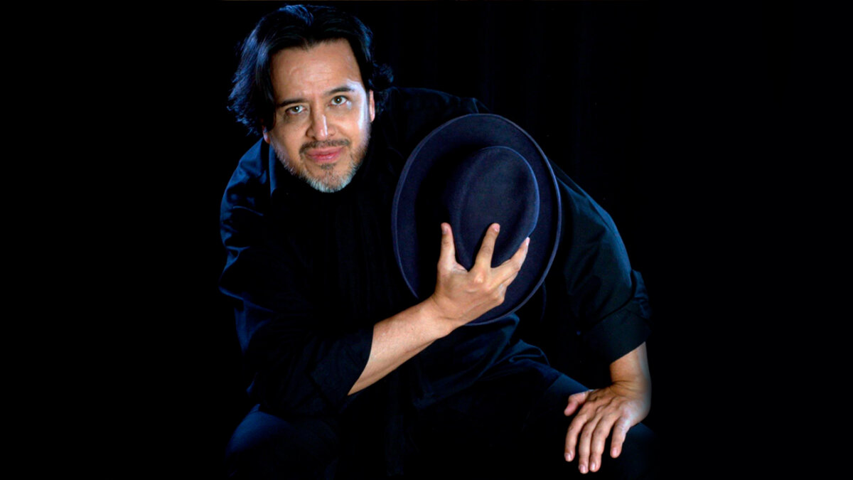 Un último adiós: Cuerpo de Toto Vega será trasladado a Bogotá El cine y la televisión colombiana siguen de luto tras la partida del actor Toto Vega, quien falleció el pasado domingo 25 de septiembre. Varias personas lo despidieron en Barichara y Vélez, Santander; ahora se espera que su cuerpo sea trasladado a Bogotá, para darle un último adiós.