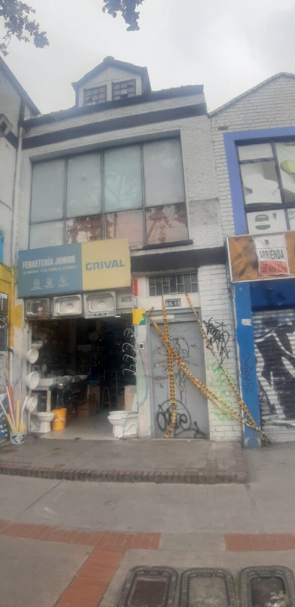 Encuentran la casa en la que descuartizaron a 4 personas Tras el macabro hallazgo de cuatro cuerpos descuartizados y embolsados, dos de ellos en la localidad de Engativá y otros dos en Suba, las autoridades encontraron en las últimas horas la casa donde se cometió el atroz crimen.