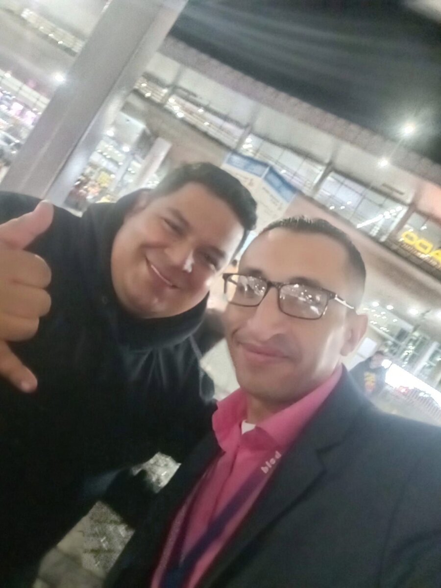 Juan Manuel fue asesinado por un escolta 3 Juan Manuel fue asesinado por un escolta La noticia corrió por toda la cuadra. Decían que habían asesinado al ‘Ganso’, pero es que con ese nombre se les conoce a los conductores que van al aeropuerto. El hermano del fallecido llegó apenas supo y la noticia por poco lo destroza.