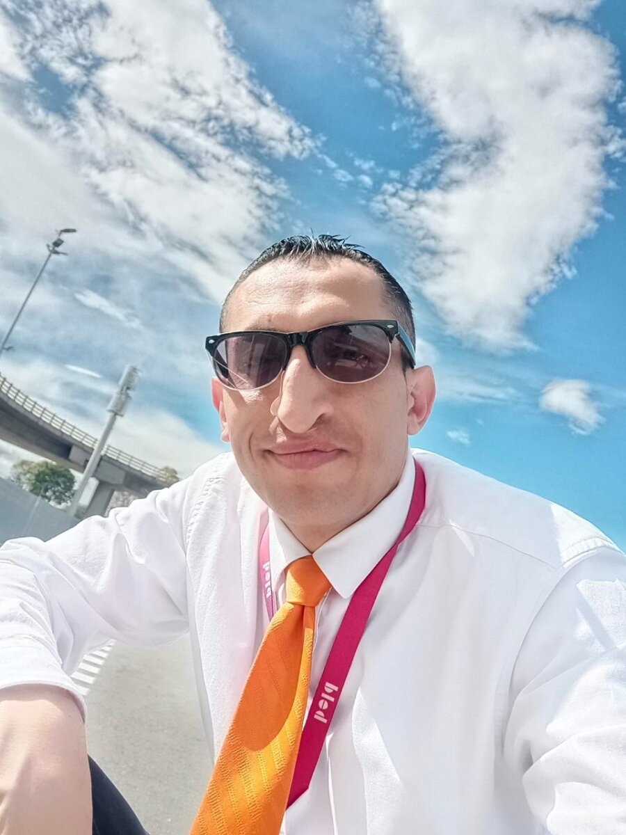 Juan Manuel fue asesinado por un escolta 1 Juan Manuel fue asesinado por un escolta La noticia corrió por toda la cuadra. Decían que habían asesinado al ‘Ganso’, pero es que con ese nombre se les conoce a los conductores que van al aeropuerto. El hermano del fallecido llegó apenas supo y la noticia por poco lo destroza.