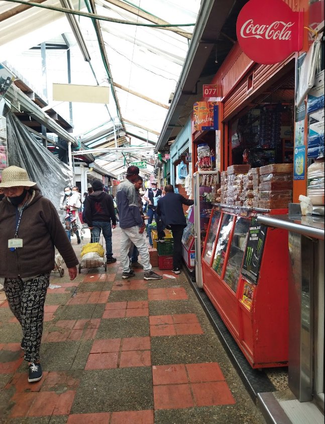Lo fresco y sabroso de la plaza de Las Flores 2 Lo fresco y sabroso de la plaza de Las Flores Plazas de mercado es lo que tenemos para visitar en Bogotá. Con el tiempo, estas se han convertido en un patrimonio cultural de la ciudad, pues cada una se encarga de abastecer las despensas, alacenas y negocios de los diferentes barrios de nuestra amada capital.