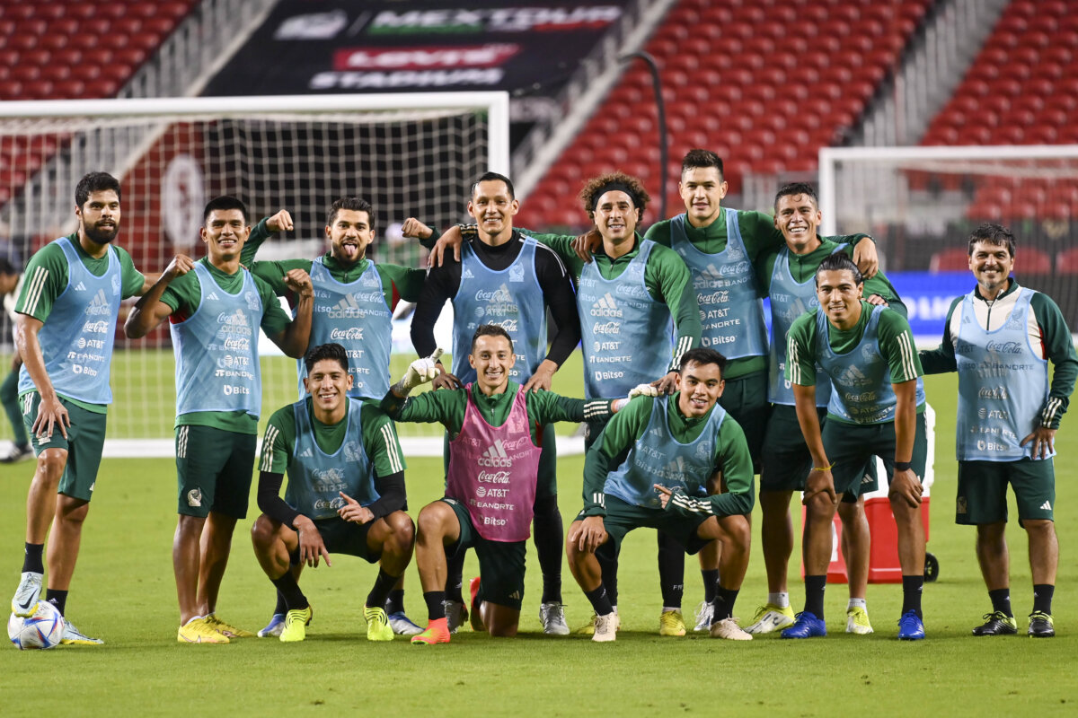 México, la dura prueba para Lorenzo y la Selección Colombia La era de Néstor Lorenzo como nuevo técnico de la Selección Colombia arrancó con pie derecho, tras la victoria por goleada sobre Guatemala (4-1), el pasado sábado, en Nueva Jersey (EE. UU.). Sin embargo, el estratega argentino y sus dirigidos tendrán esta noche (9:00 p. m.) una prueba más dura, enfrentar a México, en California.