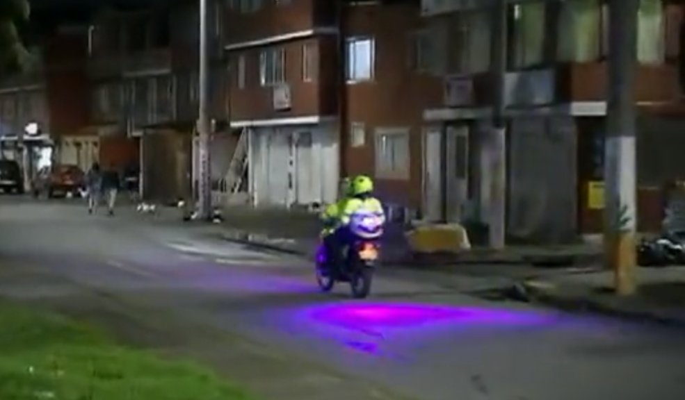 Hombre fue encontrado con signos de tortura en Puente Aranda 1 Hombre fue encontrado con signos de tortura en Puente Aranda Un hombre de 53 años, dueño de una floristería fue encontrado dentro de su vivienda, amarrado y torturado en el barrio Santa Inés, localidad de Puente Aranda.