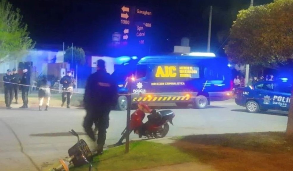 Atroz crimen: adolescente le confesó a su mamá el asesinato de su hermano 1 Atroz crimen: adolescente le confesó a su mamá el asesinato de su hermano "Mamá, lo maté", fueron las escalofriantes palabras de una adolescente de 13 años, quien estaba bajo tratamiento psiquiátrico y asesinó a sangre fría a su hermanito de 5 años.