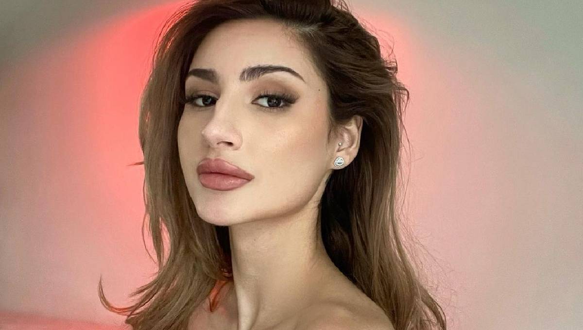 Reconocida tiktoker murió mientras practicaba paracaidismo Se trata de la joven de 21 años , Tanya Pardazi, quien murió en un accidente cuando practicaba paracaidismo en Ontario, Canadá. Además de ser tiktoker era semifinalista de Miss Canadá.