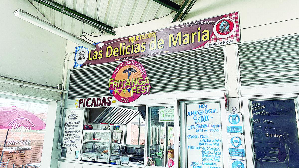 Conozca la magia y el sabor tan especial de la plaza del 20 de Julio Si busca variedad, economía y sabor a campo, tiene que visitar las plazas de mercado, ubicadas en diferentes zonas de Bogotá. Q’HUBO siguió su travesía por estas principales fuentes de alimento que llenan las alacenas de los ciudadanos.&nbsp;