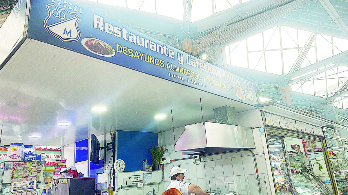 Conozca la magia y el sabor tan especial de la plaza del 20 de Julio Si busca variedad, economía y sabor a campo, tiene que visitar las plazas de mercado, ubicadas en diferentes zonas de Bogotá. Q’HUBO siguió su travesía por estas principales fuentes de alimento que llenan las alacenas de los ciudadanos.&nbsp;