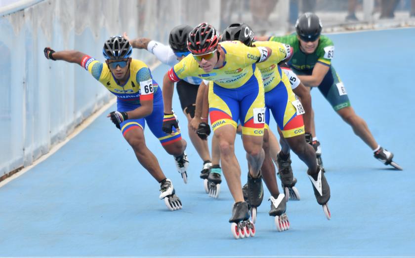 Lista la selección Colombia de patinaje para los Juegos Suramericanos La Selección Colombia de patinaje de velocidad que representará al país en los Juegos Suramericanos de Asunción (Paraguay), está conformado por doce deportistas, seis damas y seis varones, diez de ellos campeones mundiales, quienes suman 60 títulos del mundo, un subcampeón mundial y un debutante con la licra de Colombia.