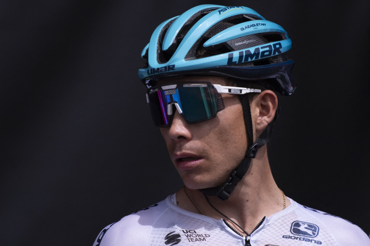 'Supermán' López, cada vez más cerca del podio en la Vuelta a España 4 'Supermán' López, cada vez más cerca del podio en la Vuelta a España Miguel Ángel López está aprovechando las últimas jornadas de la Vuelta a España para subir puestos en la clasificación general. Este jueves, finalizada la etapa 18, el boyacense volvió a dar pelea en la alta montaña y quedó muy cerca del podio.